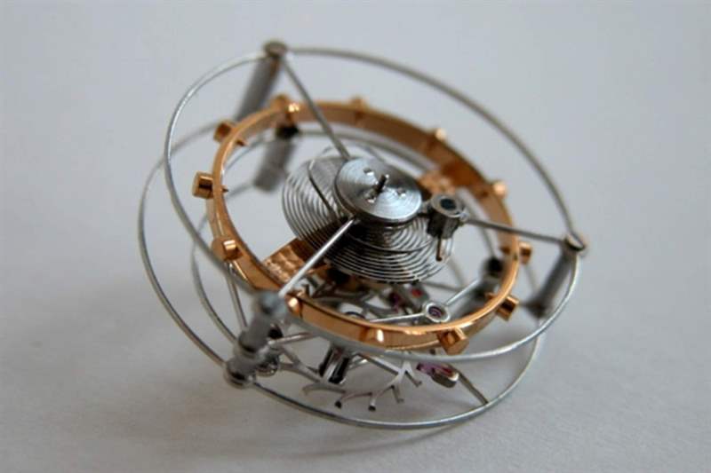 陀飛輪的運作原理是如何的？