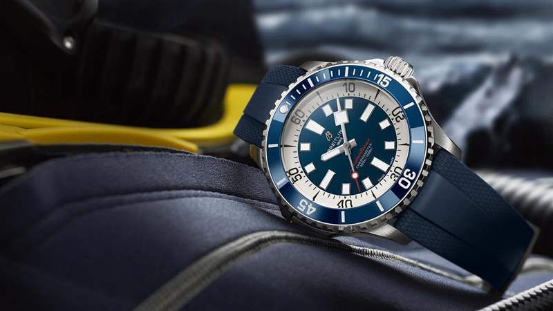 優雅接棒的細膩布局!百年靈Superocean尺寸齊全的繽紛新作-復刻表
