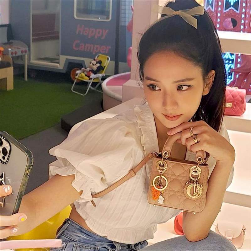 blackpink jisoo私服珠寶手表造型特搜！