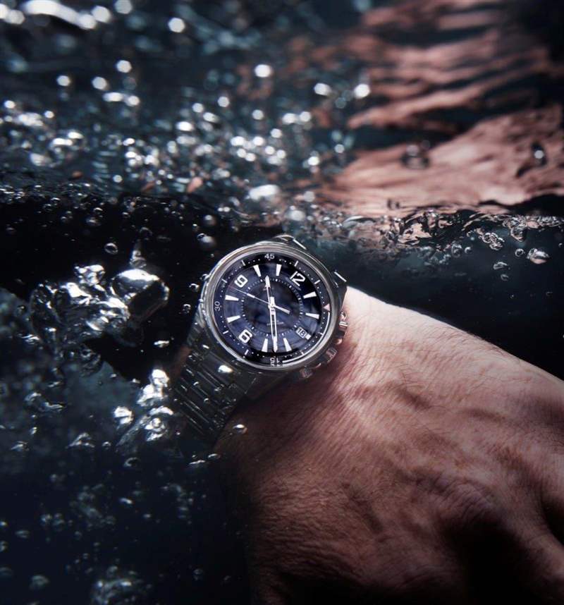 班奈迪克康柏拜區(qū)戴積家拍大片! 「奇異博士」受訪點名「索爾、鋼鐵人」私品味 班奈迪克康柏拜區(qū)戴積家拍大片!「奇異博士」受訪點名「索爾、鋼鐵人」私品味-復刻表