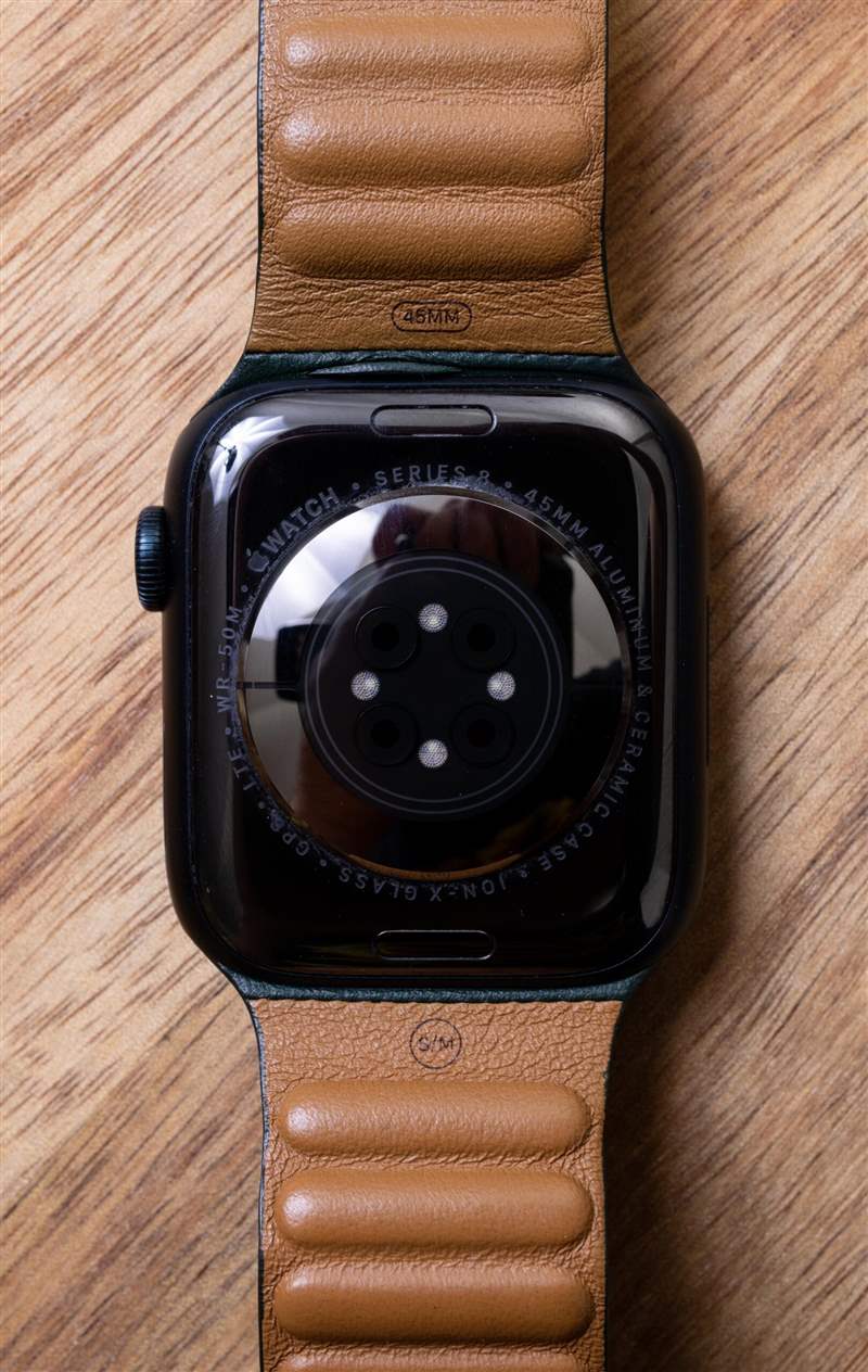 與Apple Watch Series 8一起入睡-復刻表