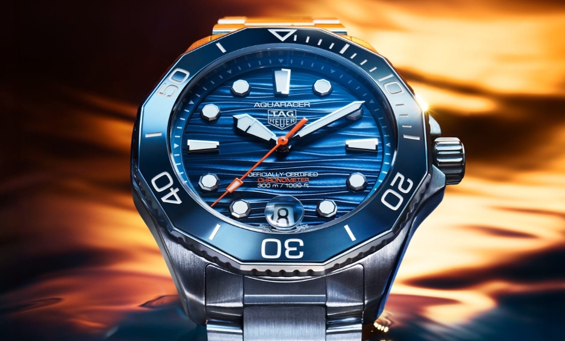 TAG HEUER - 潛水猛將升級！TAG HEUER推出全新Aquaracer Professional 300日期腕錶與GMT腕錶